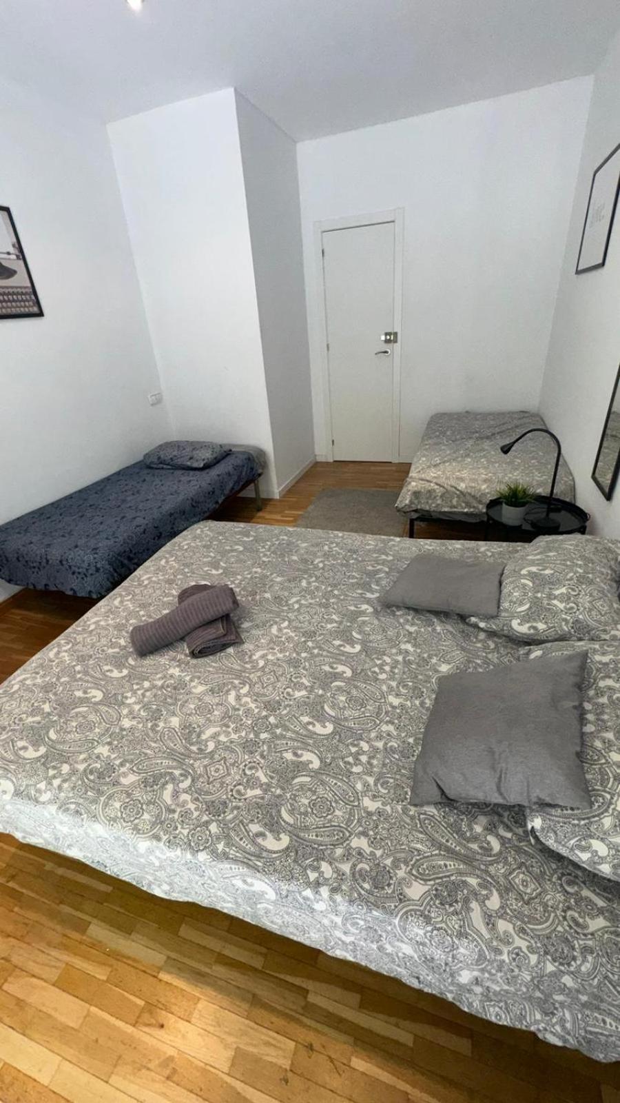 Bruc 3 Vandrarhem Barcelona Exteriör bild